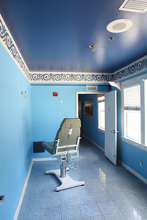 20110728_6022_DG_LINCOLN_ROAD_BROWN_STORE_MOUVING_OUT_MIAMI_FL_IMG_2033