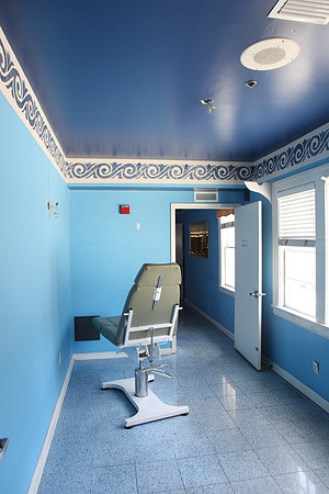 20110728_6022_DG_LINCOLN_ROAD_BROWN_STORE_MOUVING_OUT_MIAMI_FL_IMG_2034