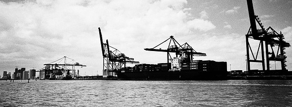 3328_FILM_BW_LR_MIAMIPORT_USA_FL_08_10.tif