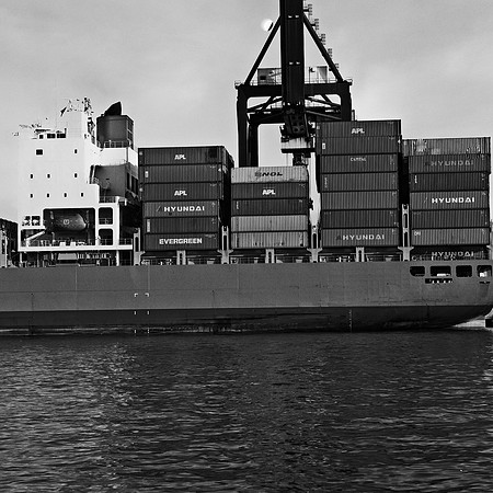 8287_FM_BW_PORT_MIAMI_FL_04_07.tif