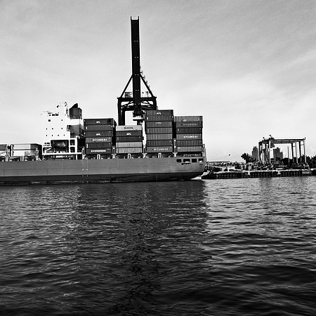 8287_FM_BW_PORT_MIAMI_FL_04_09.tif