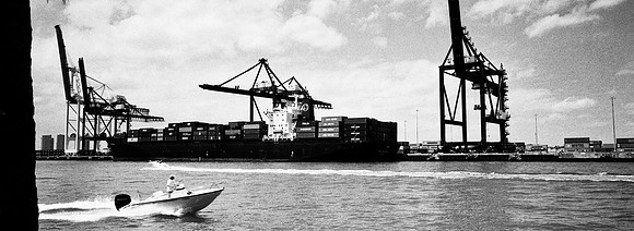 3328_FILM_BW_LR_MIAMIPORT_USA_FL_08_08.tif