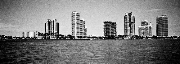 3328_FILM_BW_LR_MIAMIPORT_USA_FL_08_06.tif