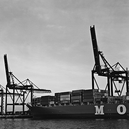 8287_FM_BW_PORT_MIAMI_FL_04_03.tif