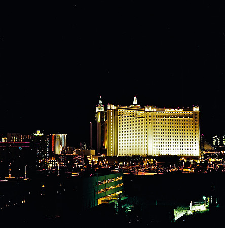 36057_FM_COLOR_VEGAS_NEVADA_03_11.jpg
