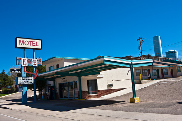 0032_SANTA_FE_TO_ALMERIDO_TO_DALLAS_TEXAS_0032_DG_Santa_Rosa_Route_66_New_Mexico_MN_USA_2009_5L8Y7149