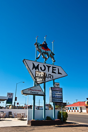 0032_SANTA_FE_TO_ALMERIDO_TO_DALLAS_TEXAS_0032_DG_Tucumcari_Route_66_40_New_Mexico_MN_USA_2009_5L8Y7353