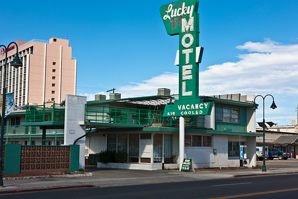 0022_DG_Reno_Nevada_Usa_20095L8Y9341