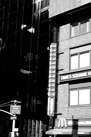 3885_DG_New_York_2010_ZV4N2016