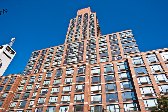 3885_DG_New_York_2010_ZV4N2498