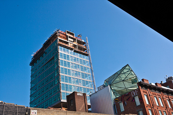 3885_DG_Chelsea_Meat_Paking_Distric_New_York_2010_ZV4N3362