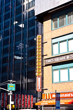 3885_DG_New_York_2010_ZV4N2015