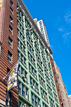 3885_DG_New_York_2010_ZV4N1939