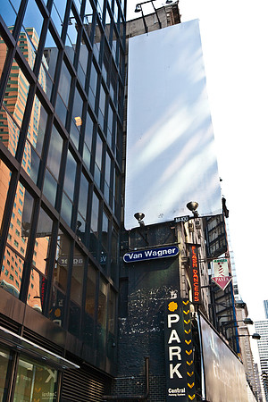 3885_DG_New_York_2010_ZV4N1990