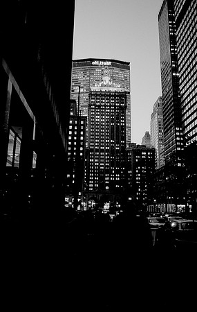 28313_FM_BW_POLYPTYCH_LEICA NYC 2002_24-29-2.jpg