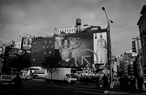 28308_fm_COLOR_POLYPTYCH_leica NYC 2002_25-30-2.jpg