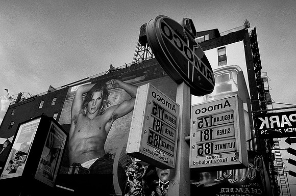 28308_fm_COLOR_POLYPTYCH_leica NYC 2002_31-36-4.jpg
