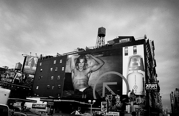 28308_fm_COLOR_POLYPTYCH_leica NYC 2002_31-36-6.jpg