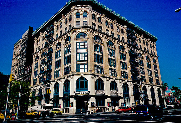 2195_FM_COLOR_NY_02_20.jpg