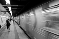 3885_DG_Subway_New_York_2010_ZV4N2747