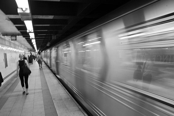 3885_DG_Subway_New_York_2010_ZV4N2747