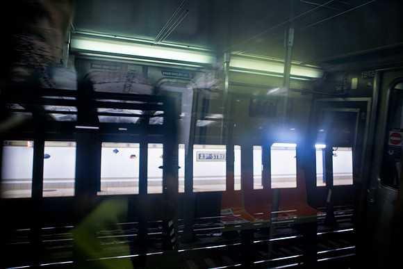3885_DG_Subway_New_York_2010_ZV4N2708