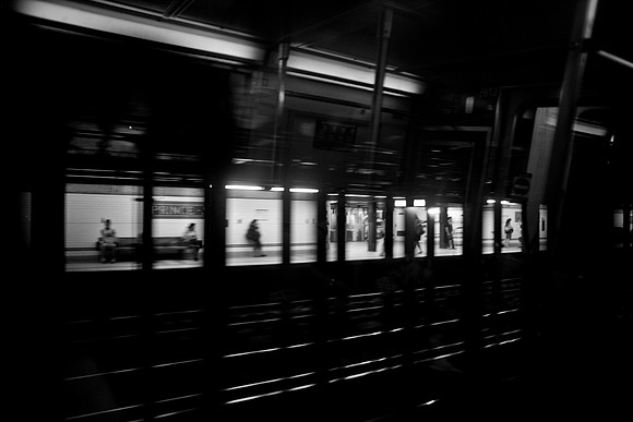 3885_DG_Subway_New_York_2010_ZV4N2738
