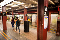 3885_DG_Subway_New_York_2010_ZV4N2680