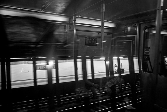 3885_DG_Subway_New_York_2010_ZV4N2742
