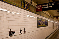 3885_DG_Subway_New_York_2010_ZV4N2753