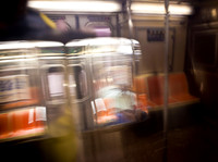 3885_DG_Subway_New_York_2010_ZV4N2687