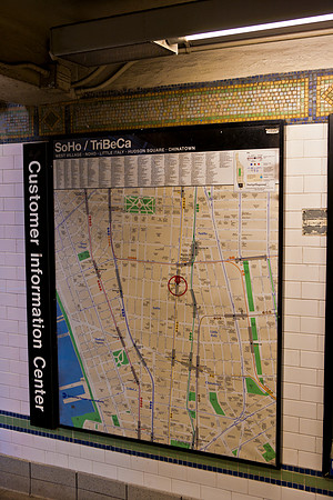 3885_DG_Subway_New_York_2010_ZV4N2765