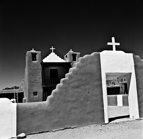 2276_FM_BW_NM_02_2.jpg