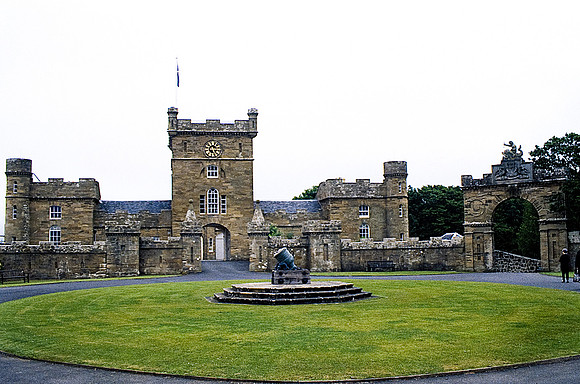 37557_SL_COLOR_BOX_II_CALZEAN_CASTLE_PAISLEY_SCOTLAND_1997_1