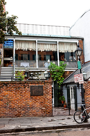 20081023_DVD74_DG_USA_New_Orleans_LA5L8Y0405_full_blead
