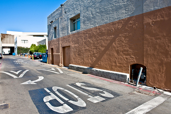 20080909_DVD38_DG_USA_Los_Angeles_CA_5L8Y7239_full_blead