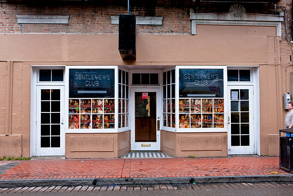 20081023_DVD71_DG_USA_New_Orleans_LA_5L8Y0012_full_blead