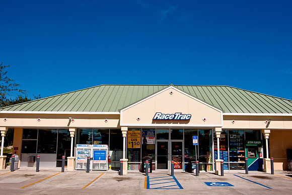20081026_DVD81_DG_USA_Sarasota_FL_5L8Y1238_full_blead