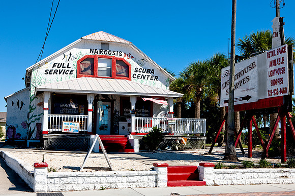 20081025_DVD79_DG_Tarpon_Springs_FL_5L8Y0972_full_blead