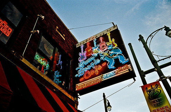 2263_FM_BW_MeMphis_Tennesse_10_02.jpg