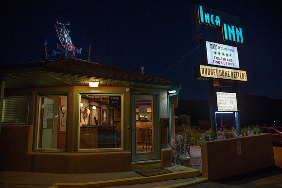 20140831_21_27_17_Hotels_Motels_NightCG3P0043