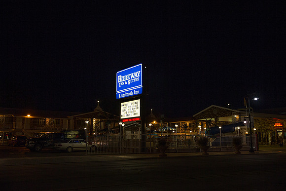 20140831_21_31_35_Hotels_Motels_NightCG3P0061