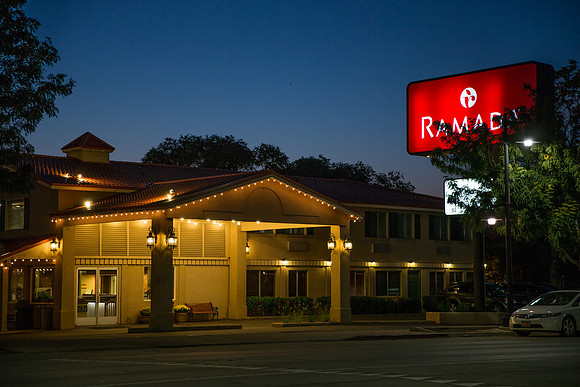 20140831_21_20_28_Hotels_Motels_NightCG3P0019