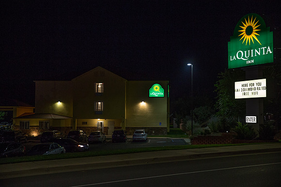 20140831_21_37_51_Hotels_Motels_NightCG3P0078