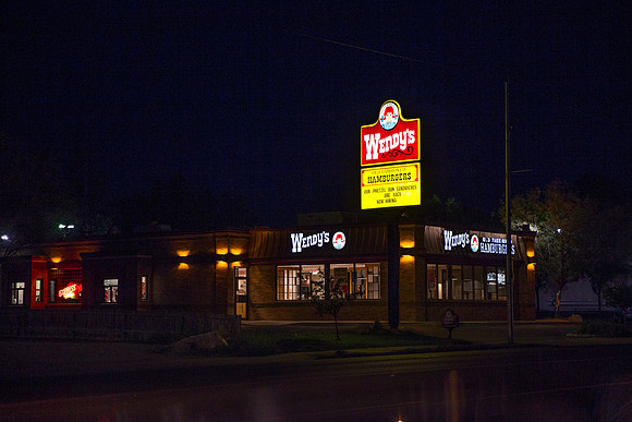 20140831_21_30_55_Hotels_Motels_NightCG3P0058