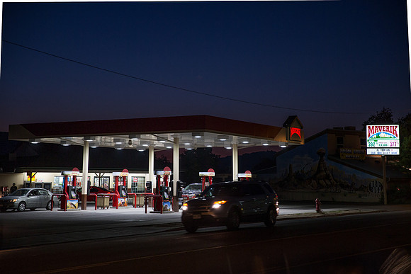 20140831_21_25_44_Hotels_Motels_NightCG3P0036