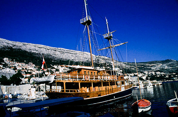 Yugoslavia_Cd9_Color_191.jpg