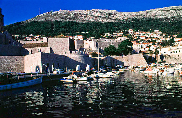 Yugoslavia_Cd10_Color_211.jpg