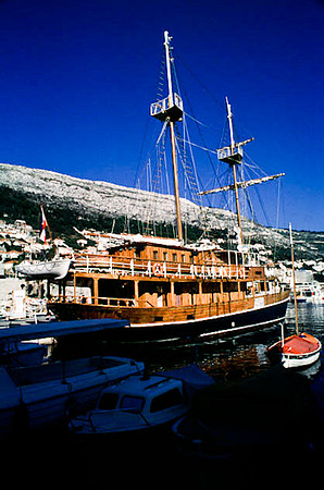 Yugoslavia_Cd9_Color_192.jpg