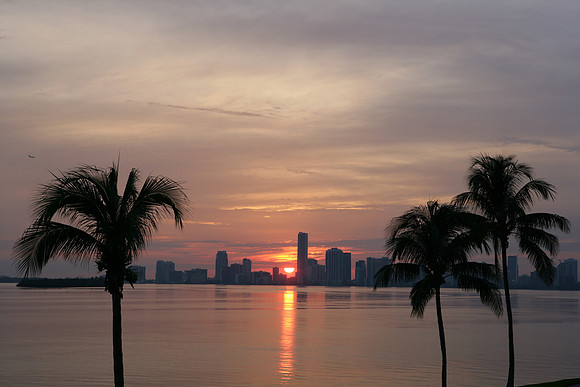 ZV4N_2727_S_Beach_FL_10_06